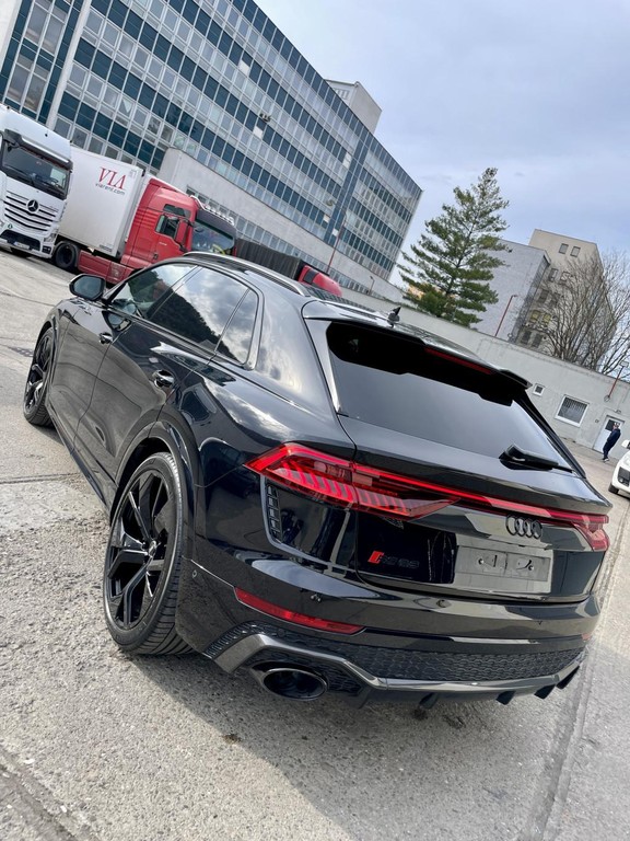 Audi RSQ8 SUV Full Carbon 441kw Automat