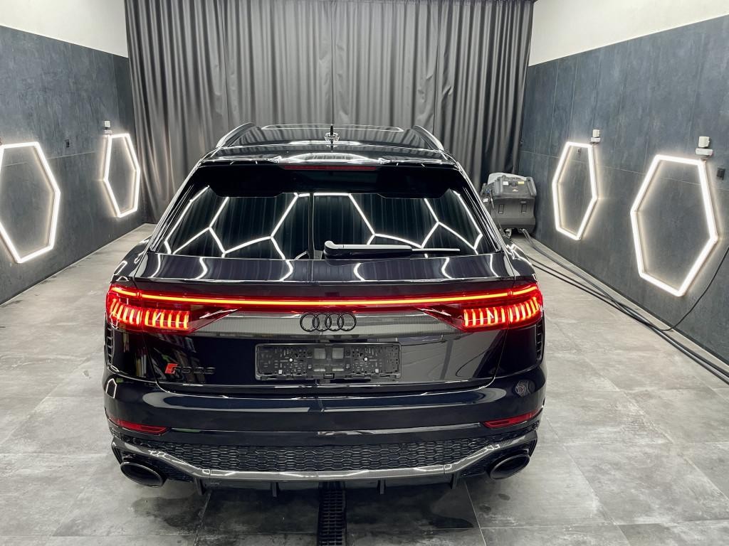 Audi RSQ8 SUV Full Carbon 441kw Automat