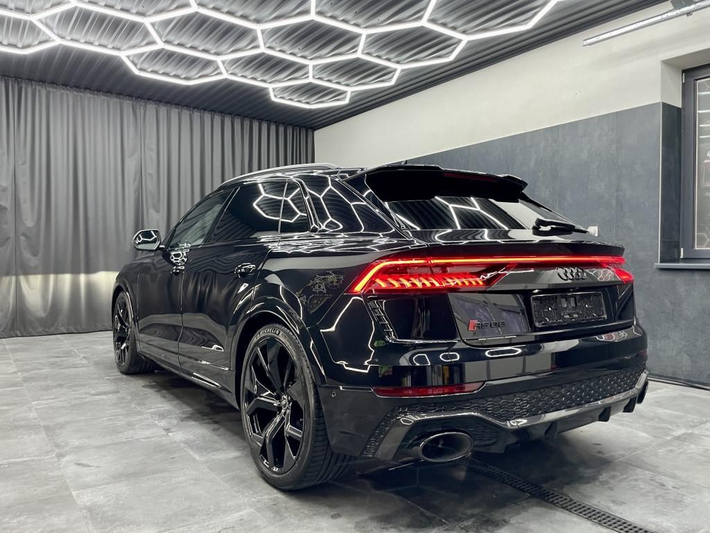 Audi RSQ8 SUV Full Carbon 441kw Automat