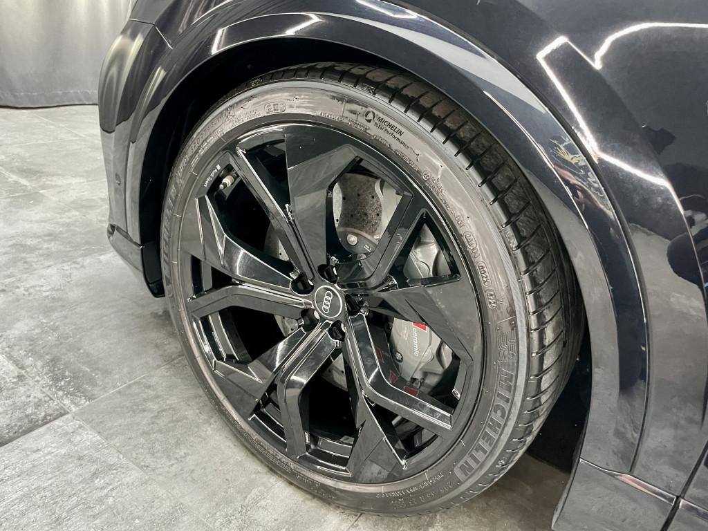 Audi RSQ8 SUV Full Carbon 441kw Automat