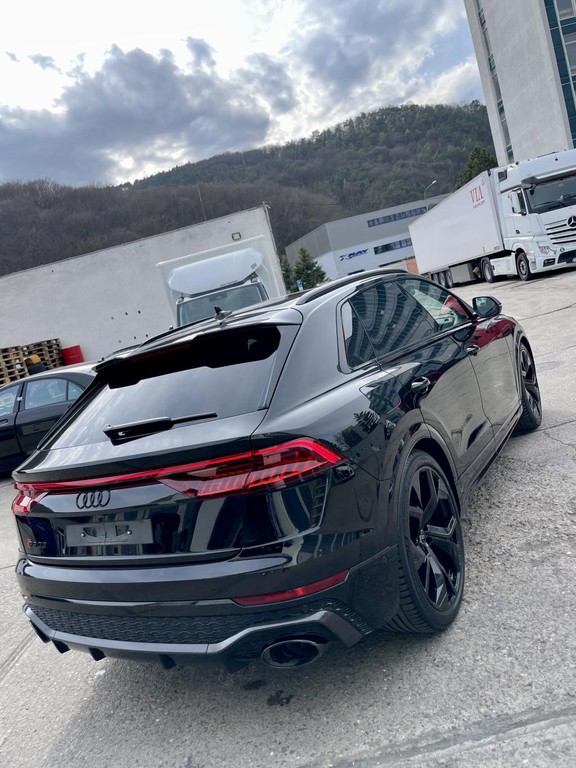 Audi RSQ8 SUV Full Carbon 441kw Automat
