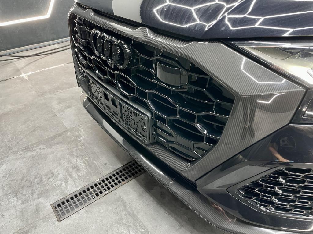 Audi RSQ8 SUV Full Carbon 441kw Automat