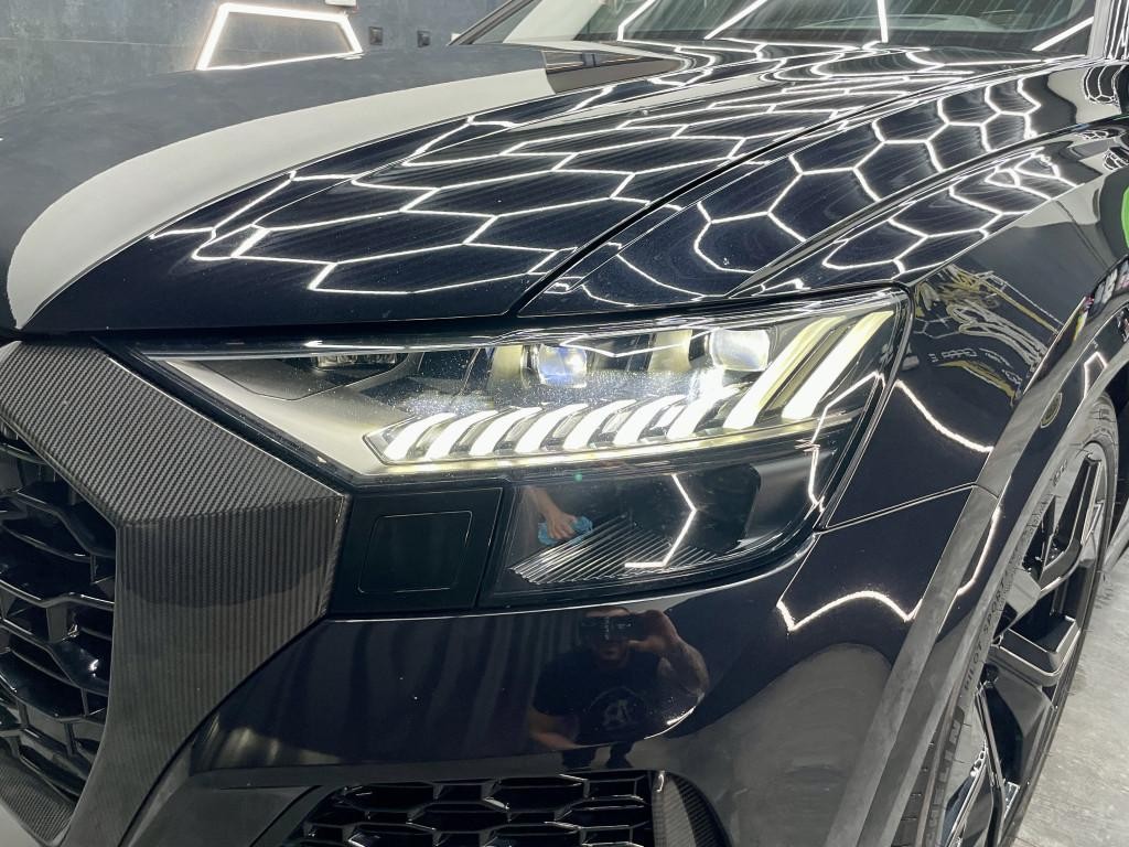 Audi RSQ8 SUV Full Carbon 441kw Automat