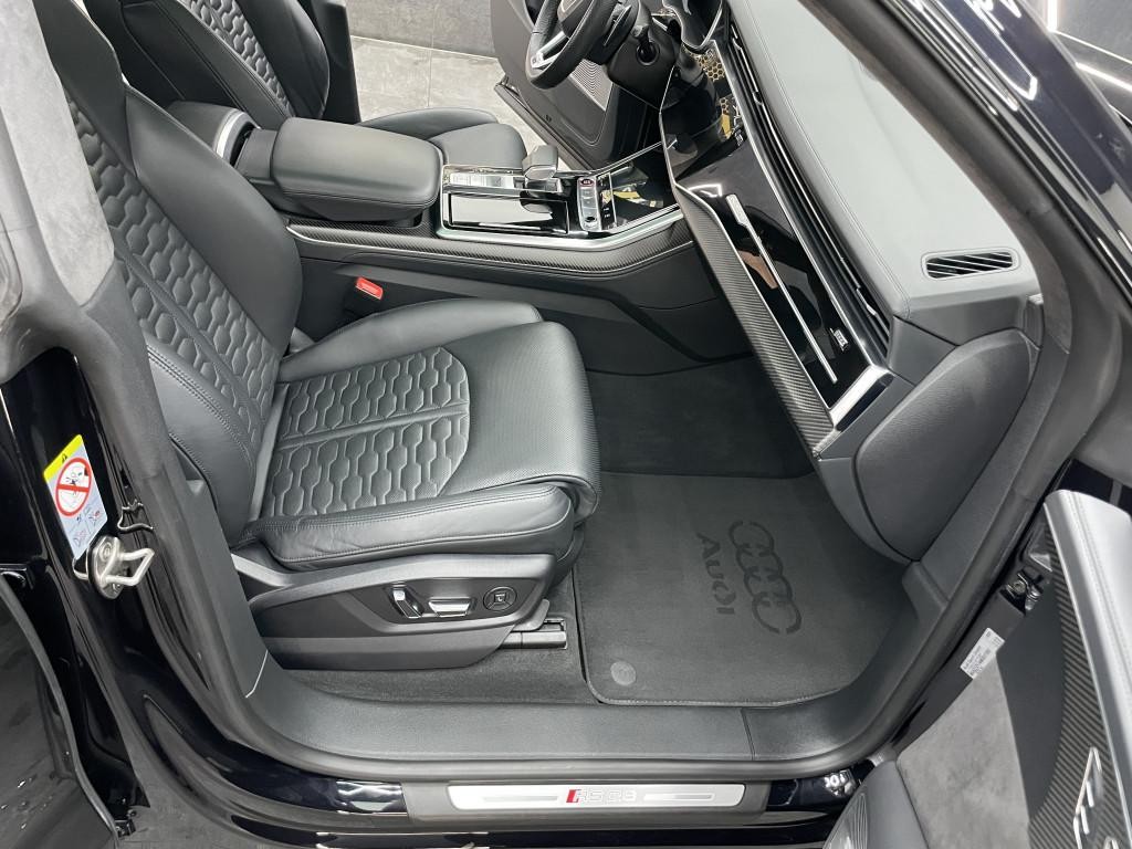 Audi RSQ8 SUV Full Carbon 441kw Automat