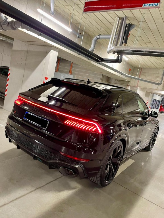 Audi RSQ8 SUV Full Carbon 441kw Automat