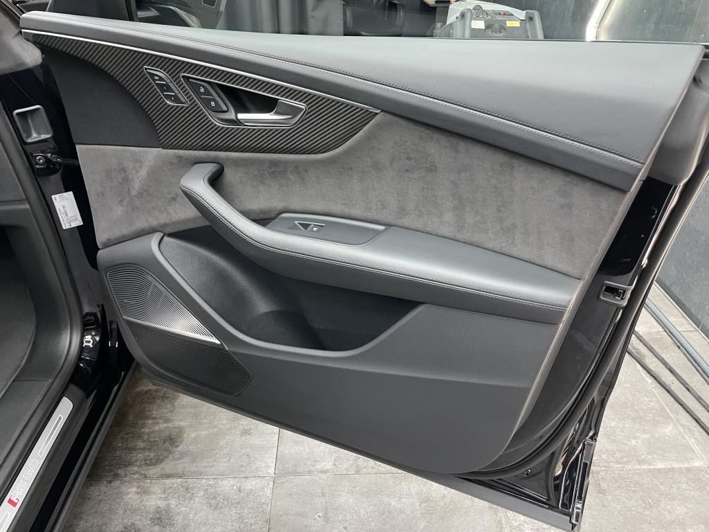 Audi RSQ8 SUV Full Carbon 441kw Automat