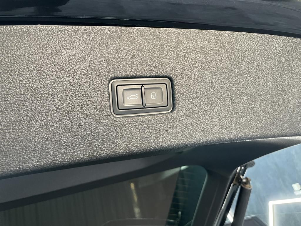 Audi RSQ8 SUV Full Carbon 441kw Automat