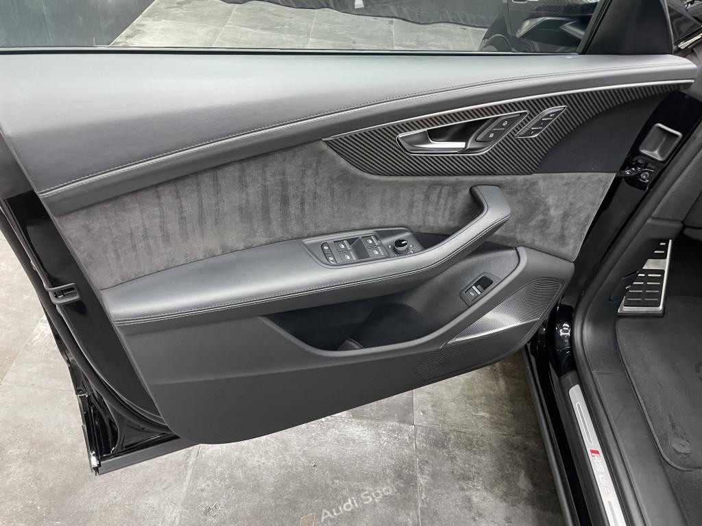 Audi RSQ8 SUV Full Carbon 441kw Automat