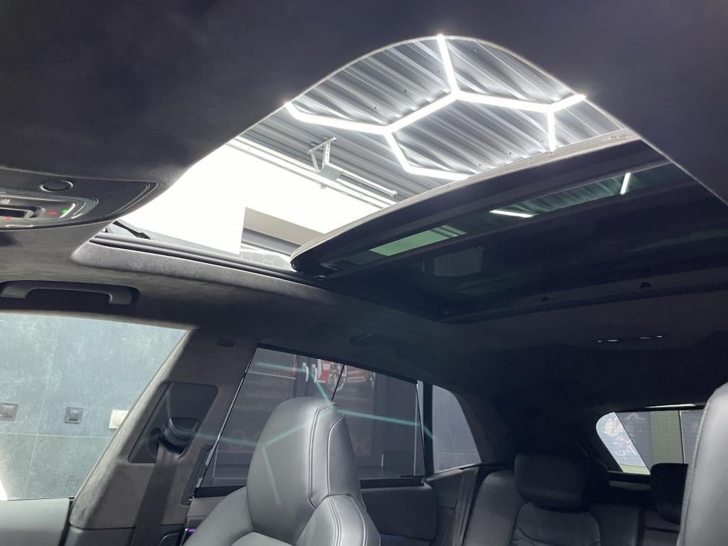 Audi RSQ8 SUV Full Carbon 441kw Automat