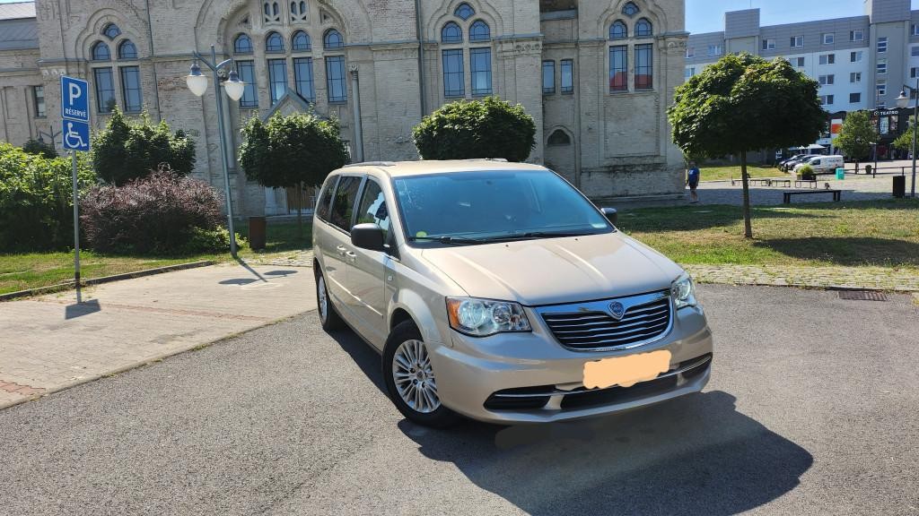 Lancia Voyager 2.8 CRD Stow n Go