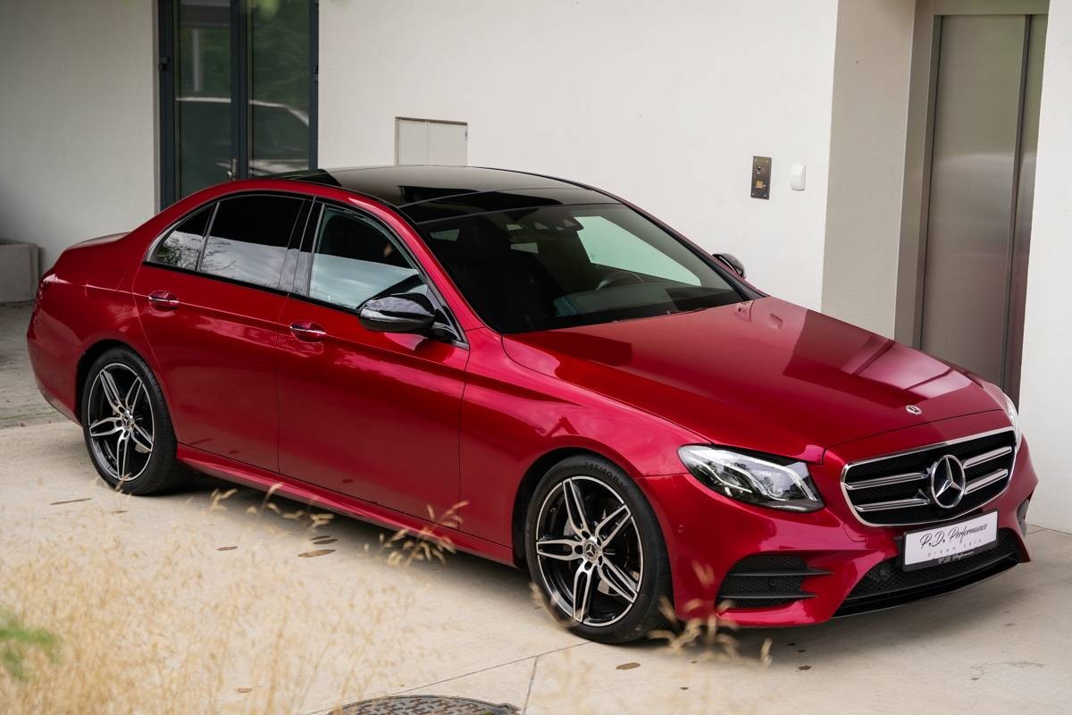 Mercedes-Benz E trieda Sedan 300 d A/T