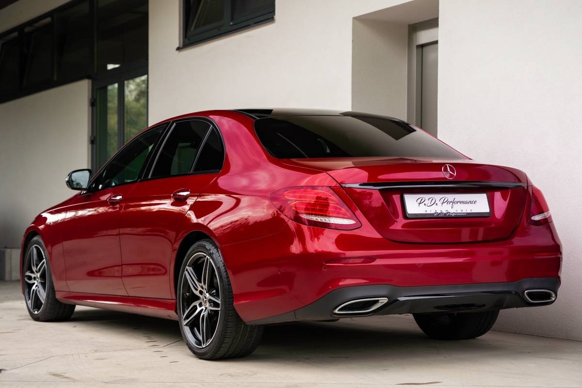 Mercedes-Benz E trieda Sedan 300 d A/T