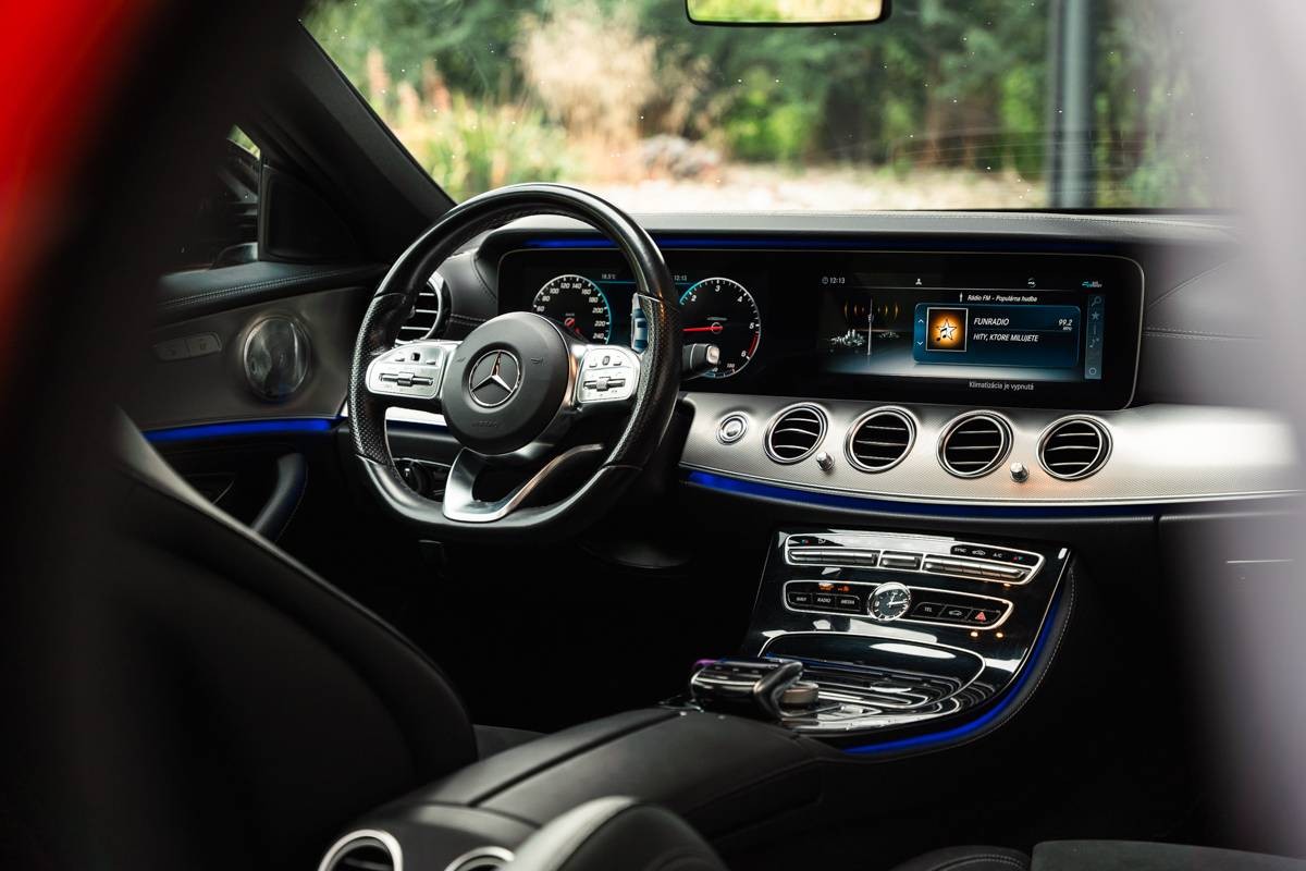 Mercedes-Benz E trieda Sedan 300 d A/T