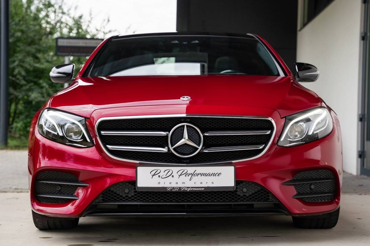 Mercedes-Benz E trieda Sedan 300 d A/T