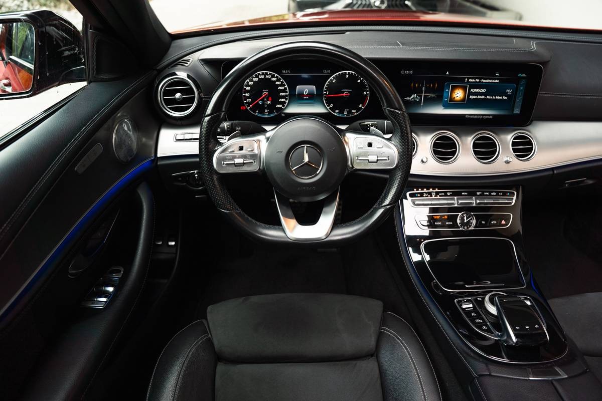 Mercedes-Benz E trieda Sedan 300 d A/T