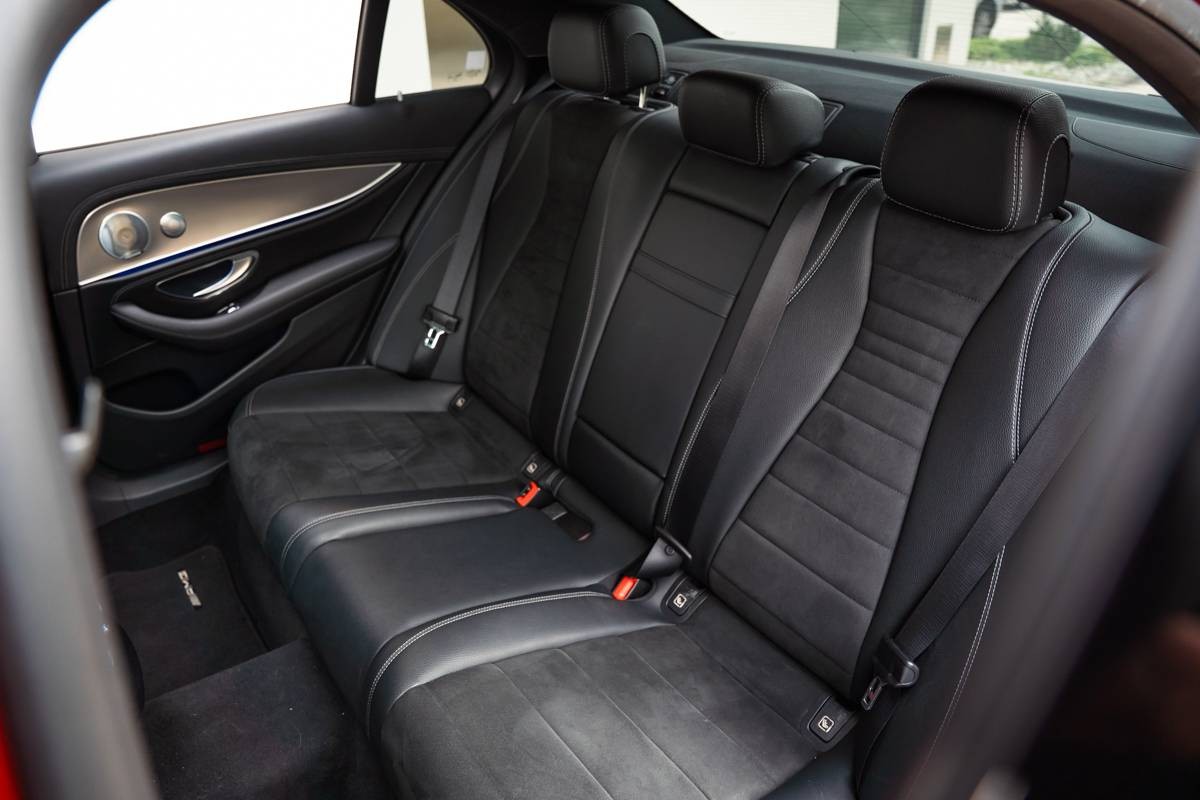 Mercedes-Benz E trieda Sedan 300 d A/T