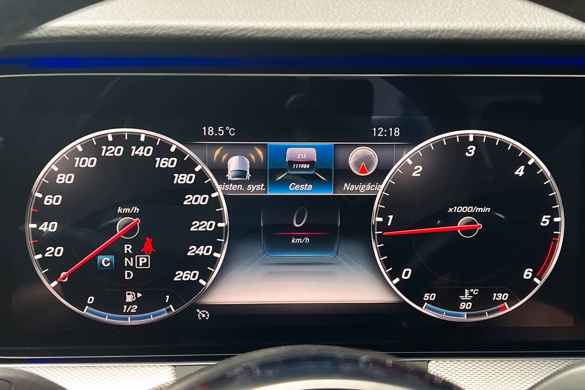 Mercedes-Benz E trieda Sedan 300 d A/T