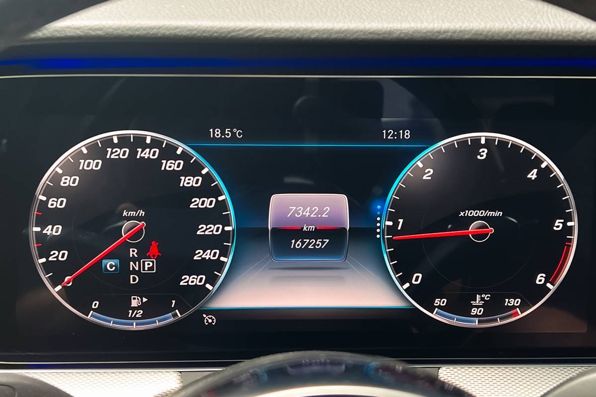 Mercedes-Benz E trieda Sedan 300 d A/T