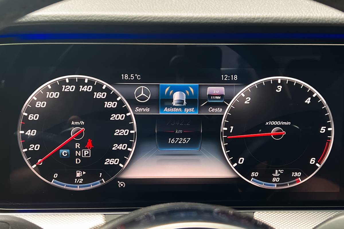 Mercedes-Benz E trieda Sedan 300 d A/T