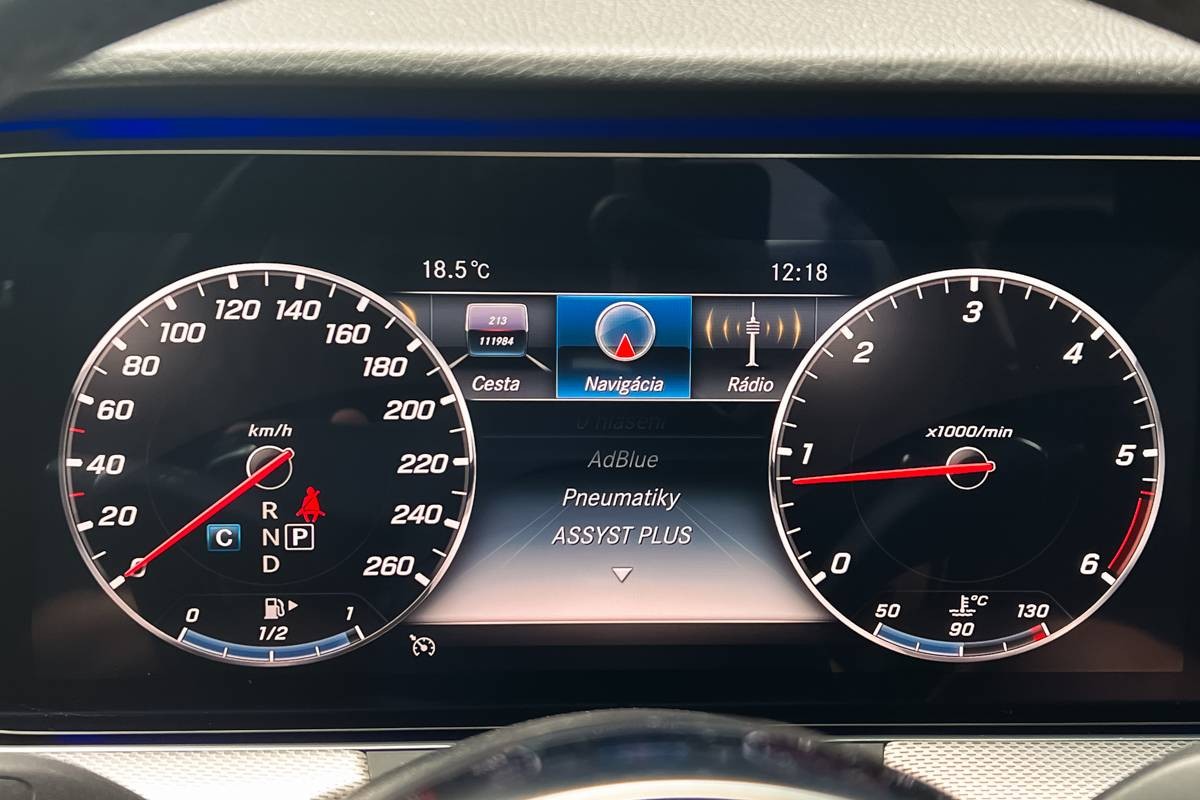 Mercedes-Benz E trieda Sedan 300 d A/T
