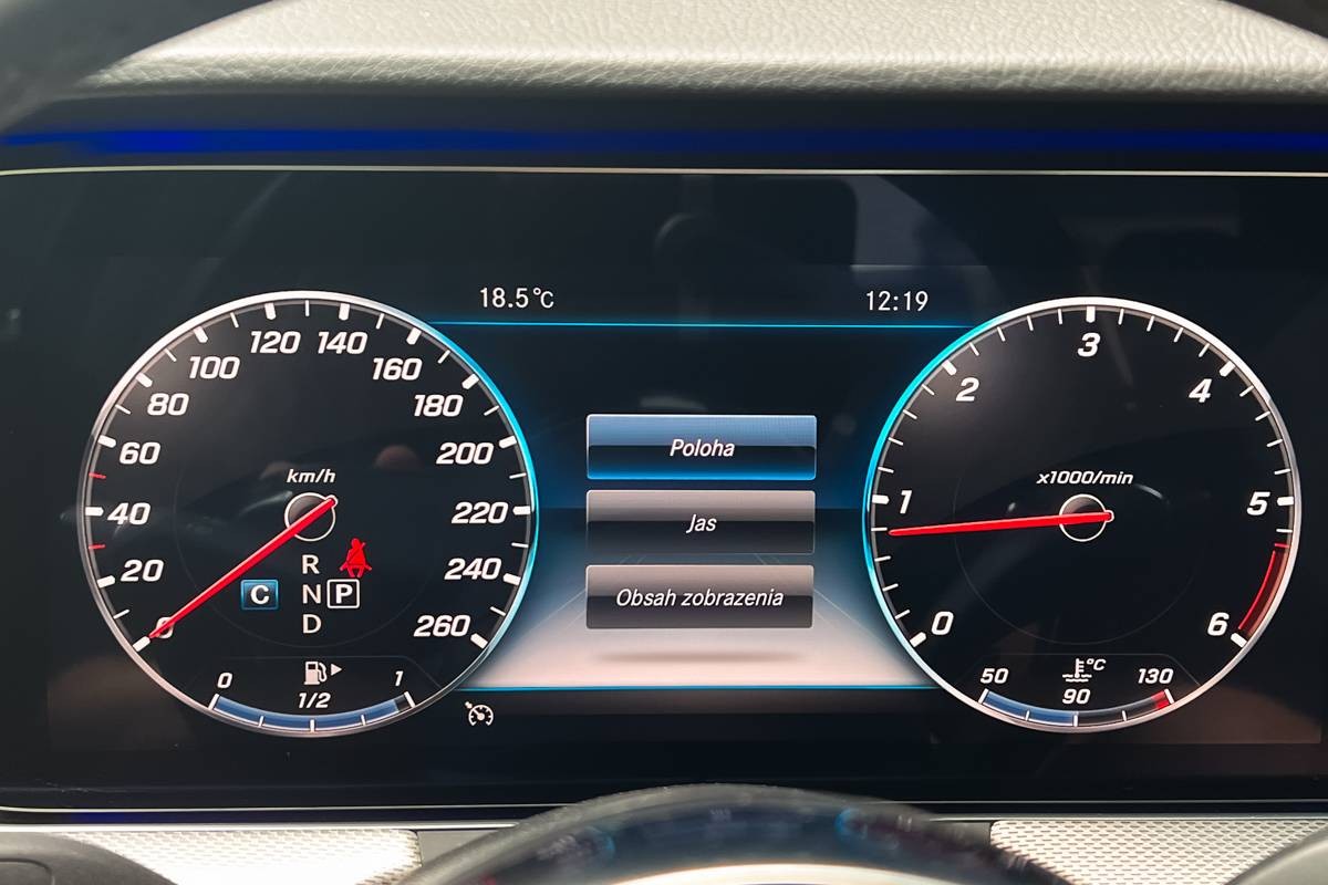 Mercedes-Benz E trieda Sedan 300 d A/T