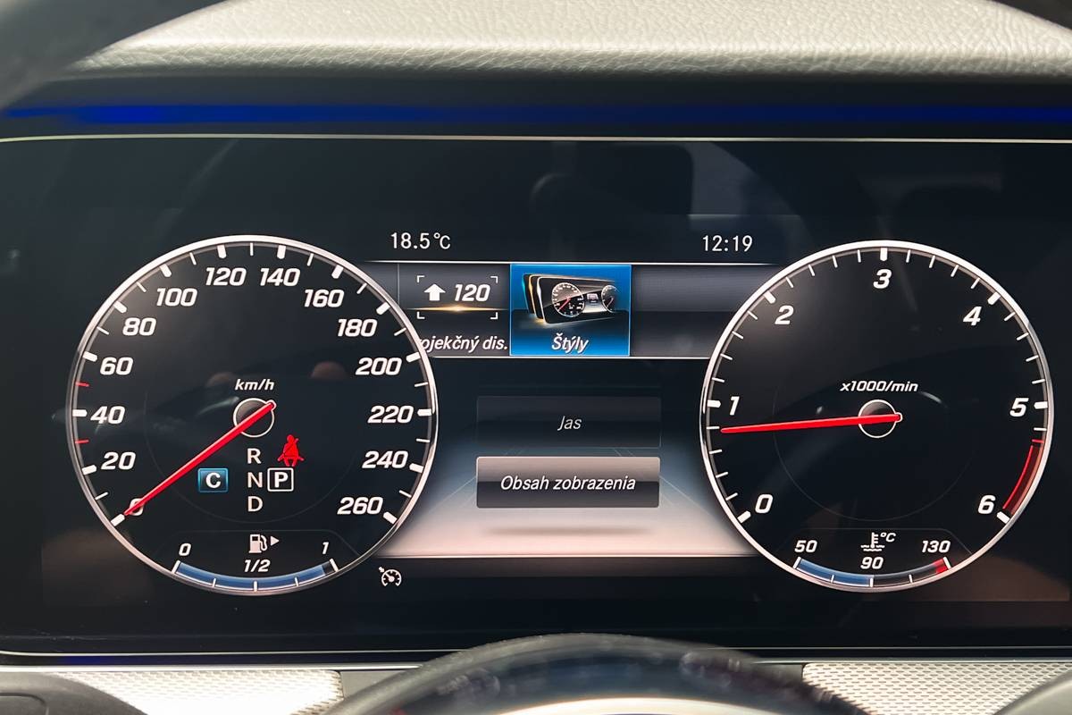 Mercedes-Benz E trieda Sedan 300 d A/T
