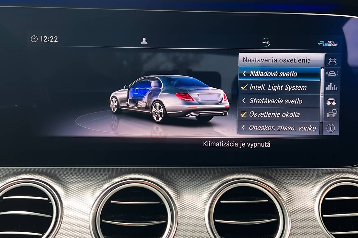 Mercedes-Benz E trieda Sedan 300 d A/T