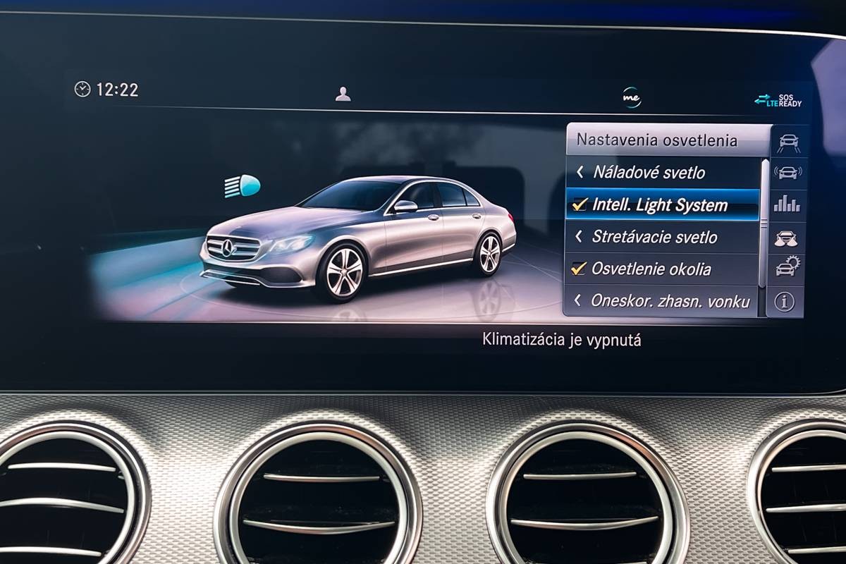 Mercedes-Benz E trieda Sedan 300 d A/T