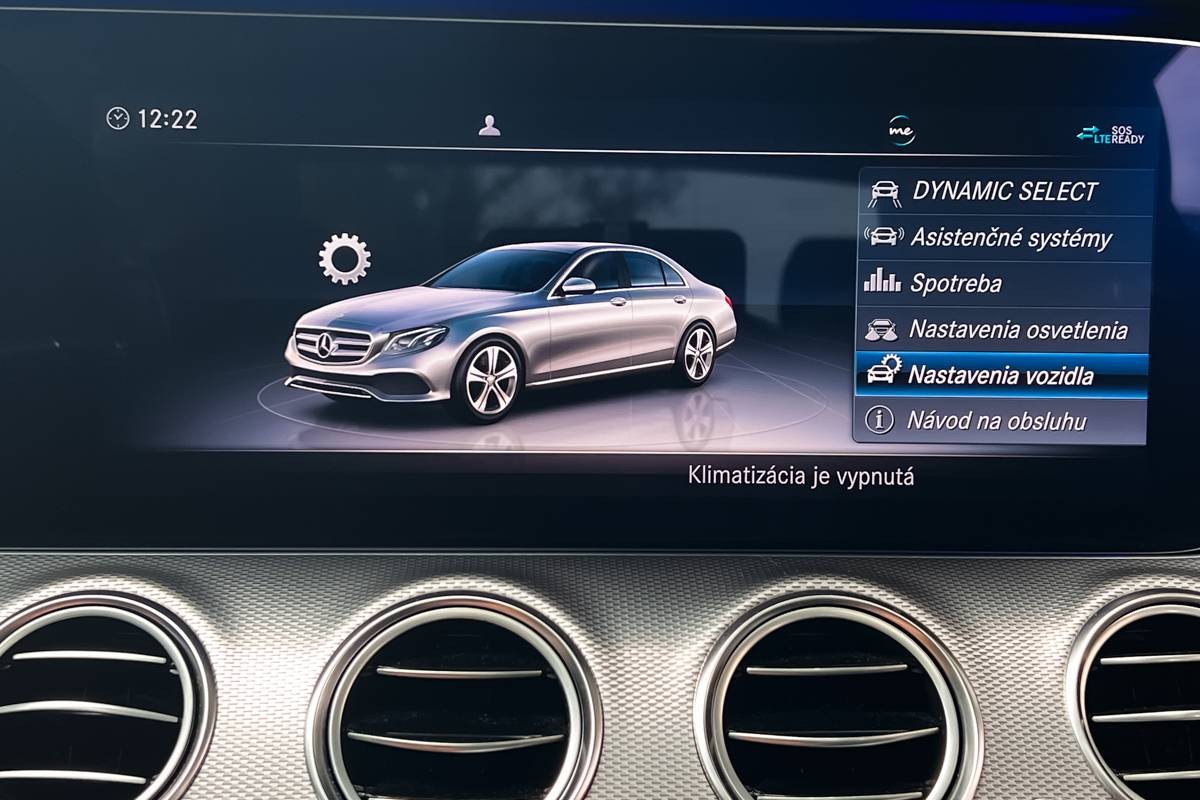 Mercedes-Benz E trieda Sedan 300 d A/T