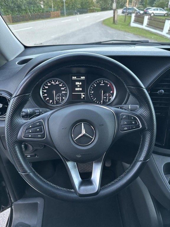 Mercedes Vito Tourer Combi 140kw Automat