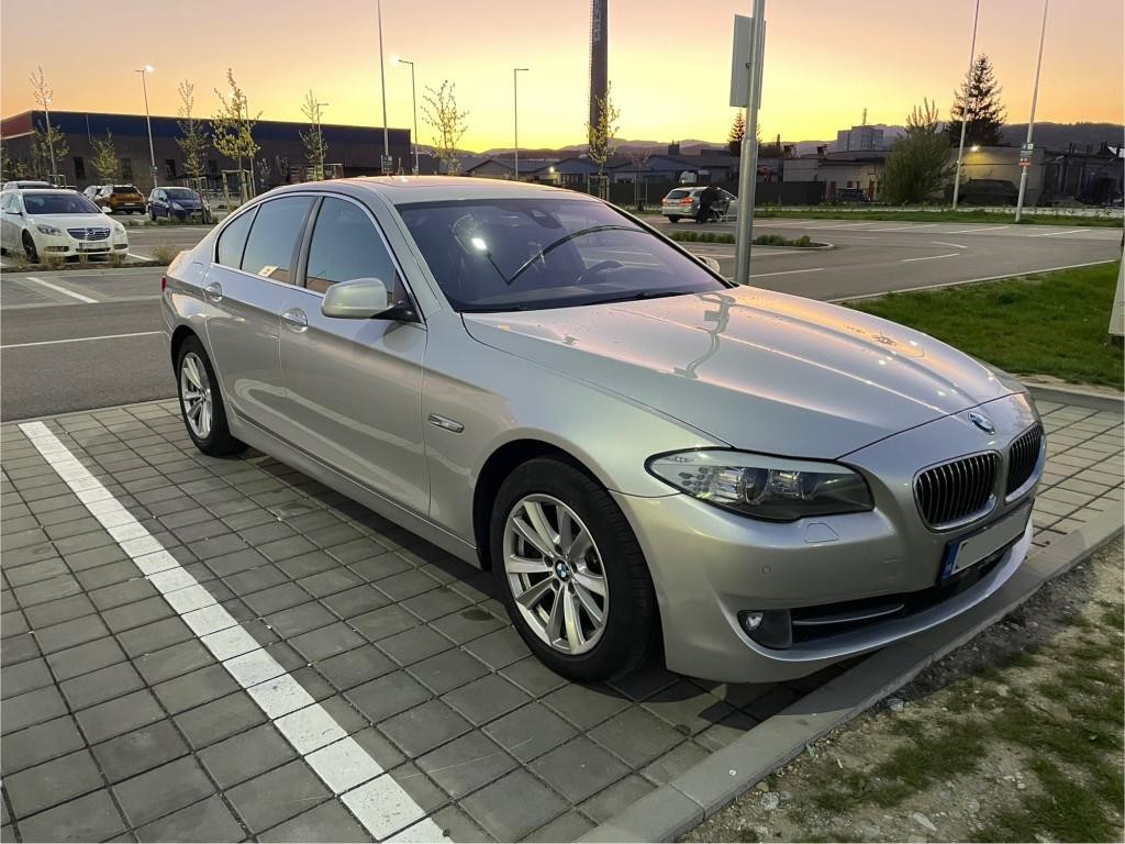 BMW rad 5 530d xDrive A/T
