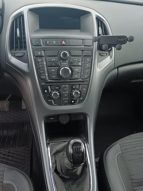 Opel Astra ST 1.4 Turbo 140k