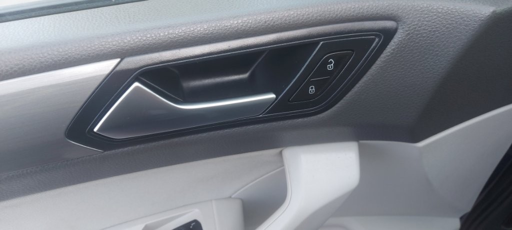 VW TOURAN 1,6 TDI COMFORTLINE