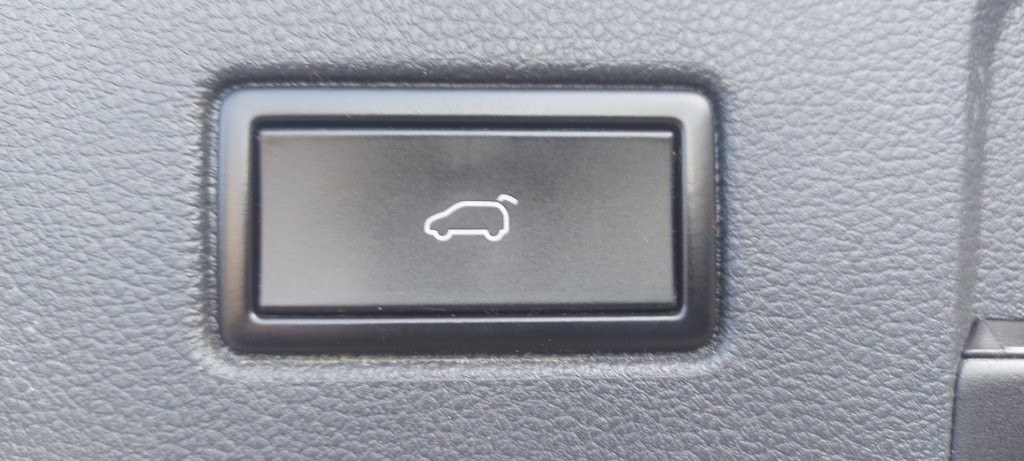 VW TOURAN 1,6 TDI COMFORTLINE