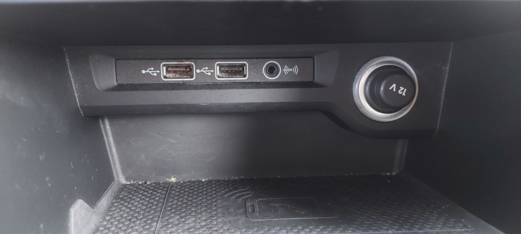 VW TOURAN 1,6 TDI COMFORTLINE