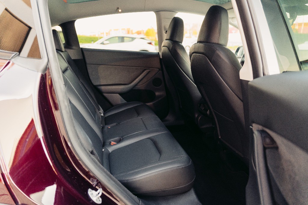 Tesla Model Y Performance – Exkluzívna Midnight Cherry