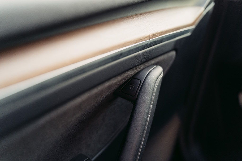 Tesla Model Y Performance – Exkluzívna Midnight Cherry