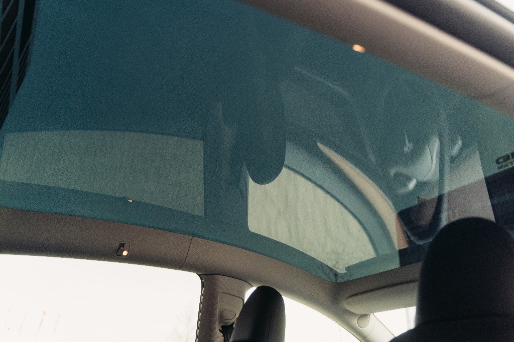 Tesla Model Y Performance – Exkluzívna Midnight Cherry