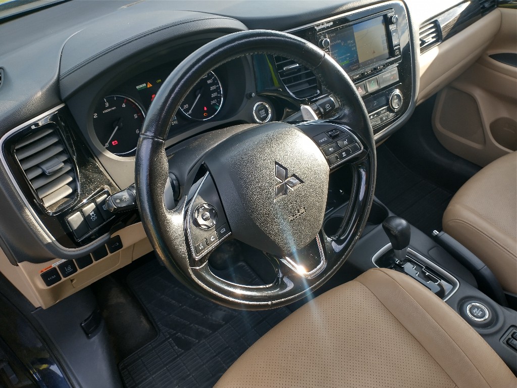 Mitsubishi Outlander 2.2 DI-D Intense+ A/T