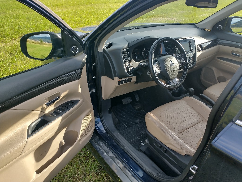 Mitsubishi Outlander 2.2 DI-D Intense+ A/T