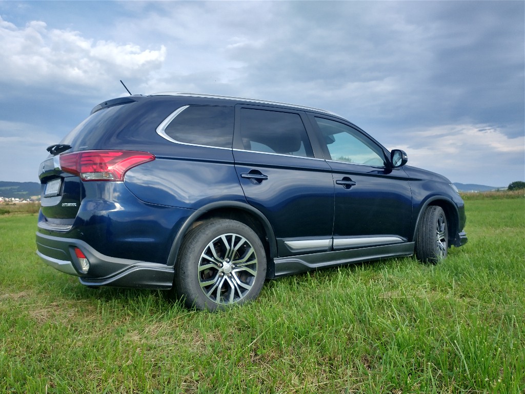 Mitsubishi Outlander 2.2 DI-D Intense+ A/T