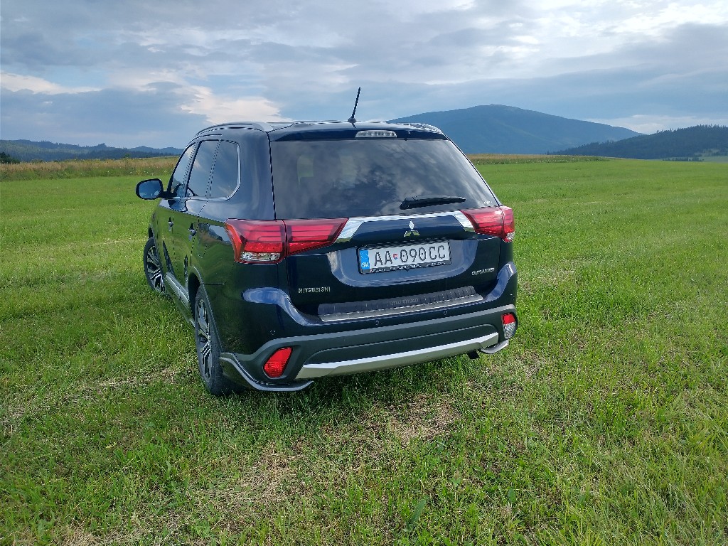 Mitsubishi Outlander 2.2 DI-D Intense+ A/T
