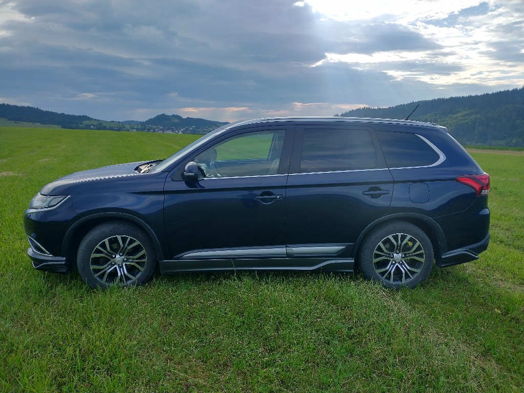 Mitsubishi Outlander 2.2 DI-D Intense+ A/T