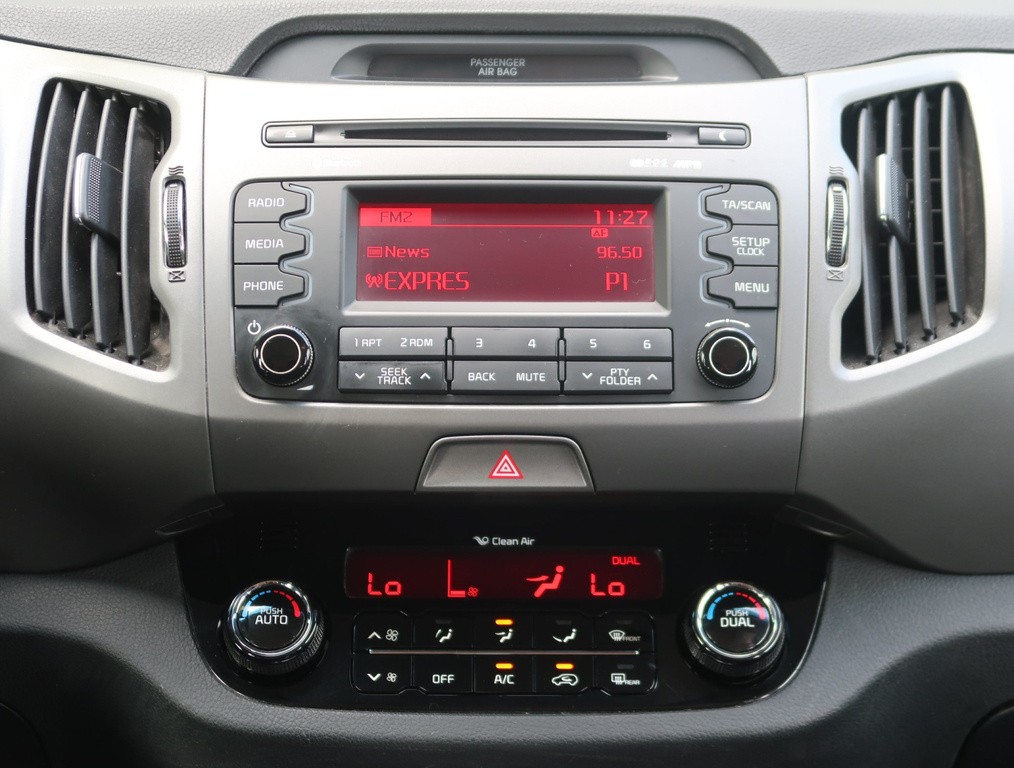 Kia Sportage 2.0 CRDi Tempomat, Park. senzory, Vyhř. sedaček