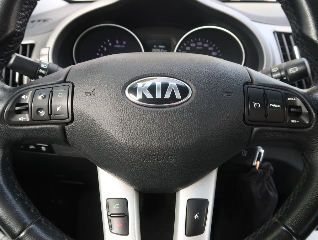 Kia Sportage 2.0 CRDi Tempomat, Park. senzory, Vyhř. sedaček