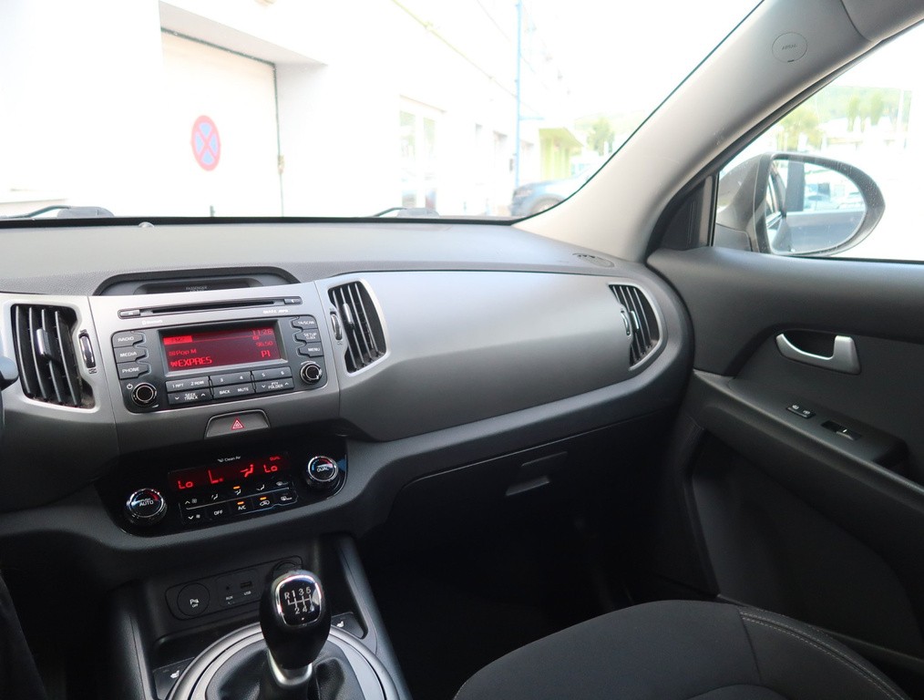 Kia Sportage 2.0 CRDi Tempomat, Park. senzory, Vyhř. sedaček