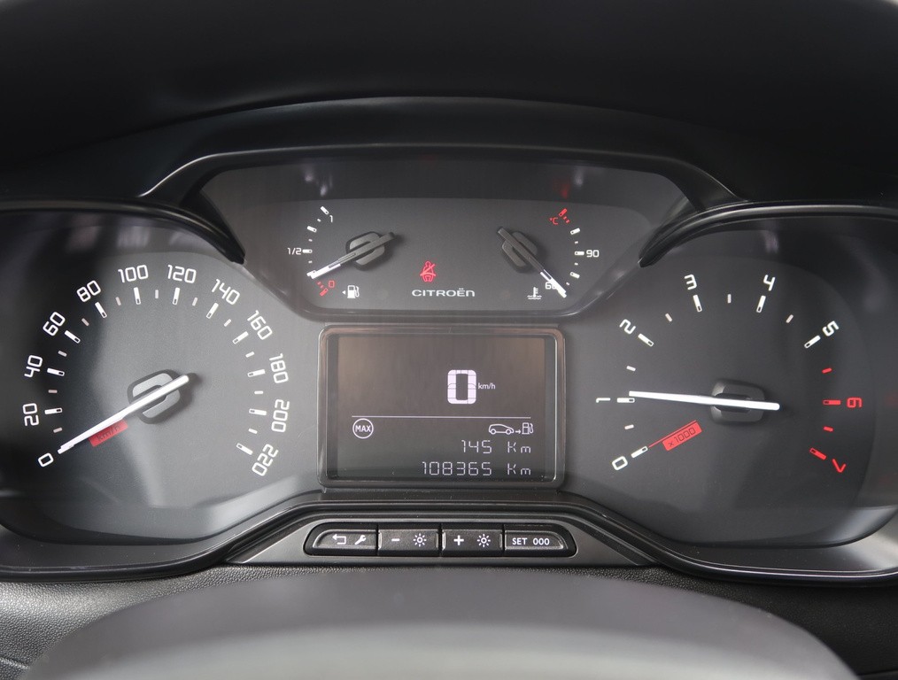 Citroen C3 Feel 1.2 PureTech Serv.kniha, Tempomat, Park. senzory