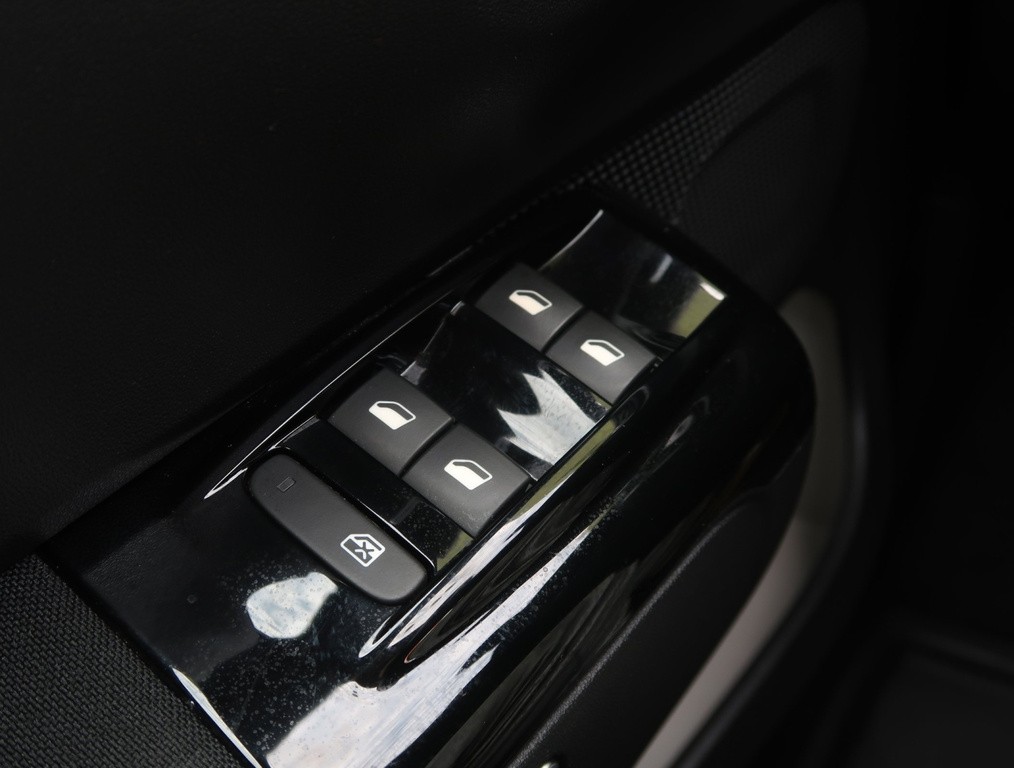Citroen C3 Feel 1.2 PureTech Serv.kniha, Tempomat, Park. senzory