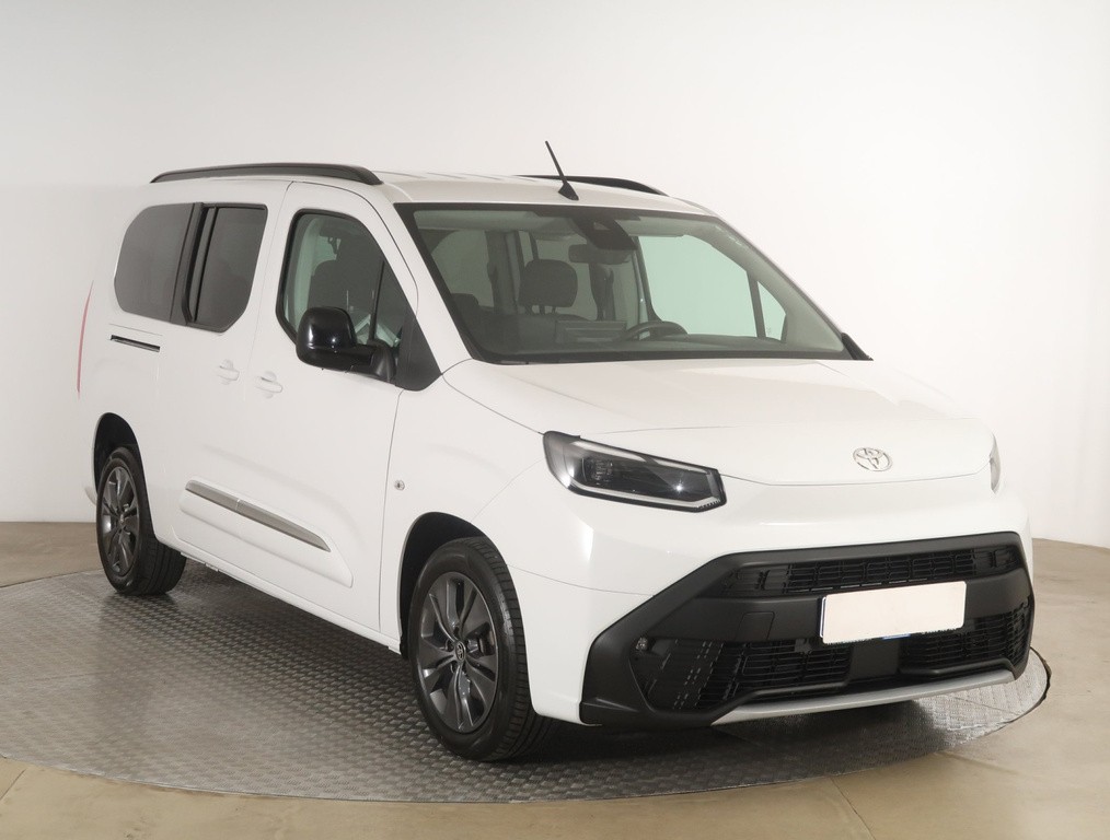 Toyota ProAce City Verso Family 1.5 D-4D Toyota Proace City Verso, Long