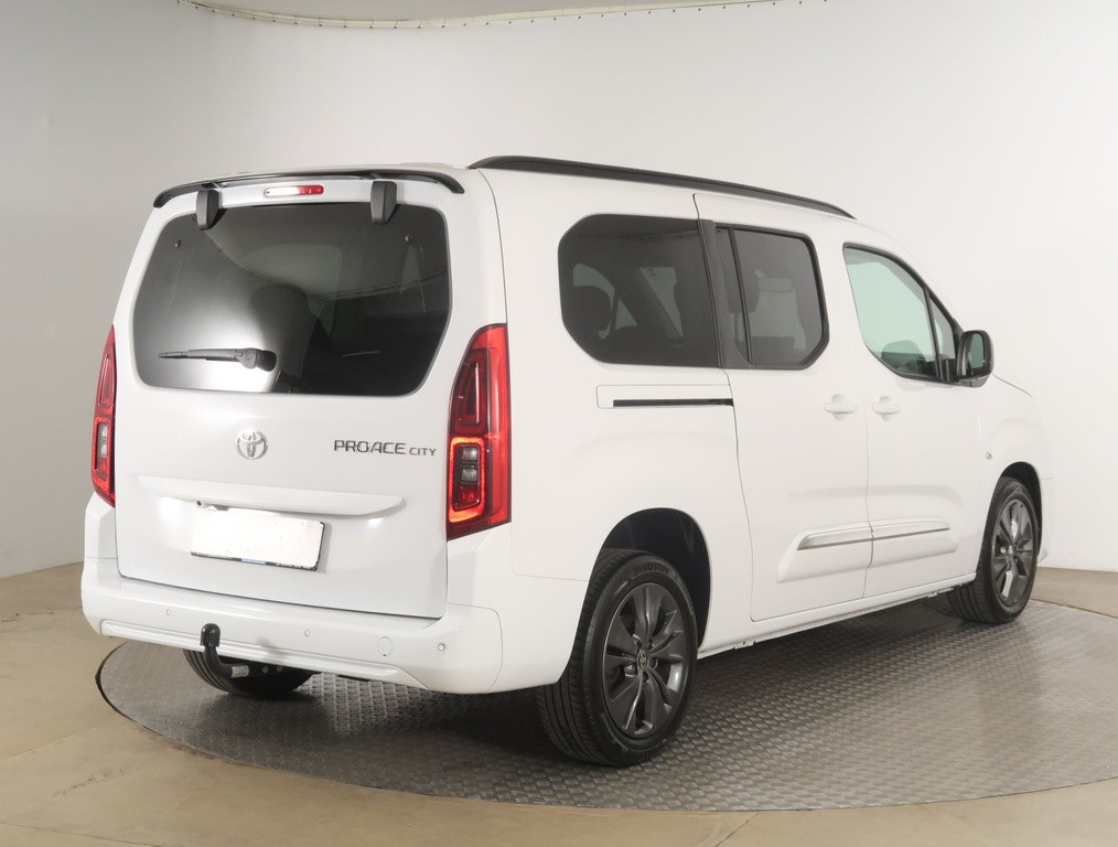 Toyota ProAce City Verso Family 1.5 D-4D Toyota Proace City Verso, Long